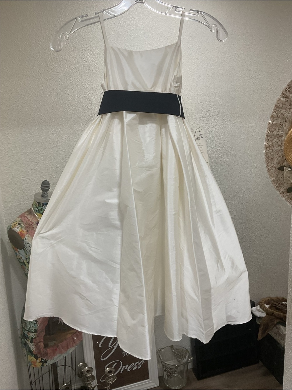 Ivory NEW Formal Girls' Dress with Black Waistband Flower Girl Size 6